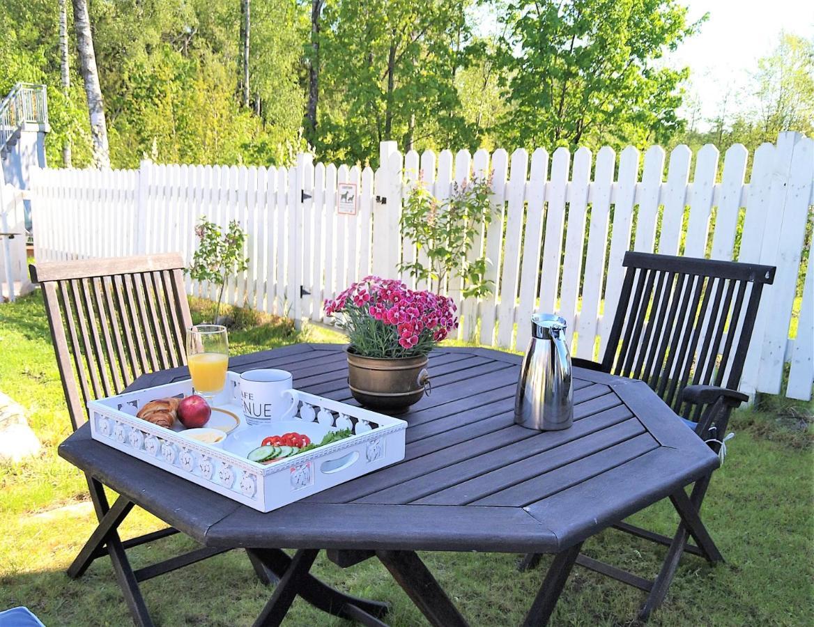 Villa Jokivarsi Bed & Breakfast Vantaa Eksteriør billede